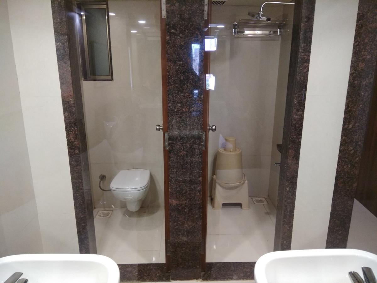 Hotel Shreeji Vatika Surat Zewnętrze zdjęcie