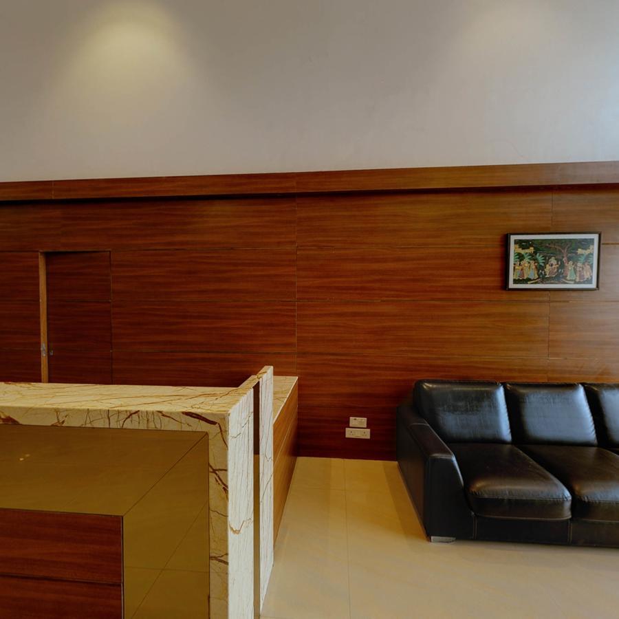 Hotel Shreeji Vatika Surat Zewnętrze zdjęcie